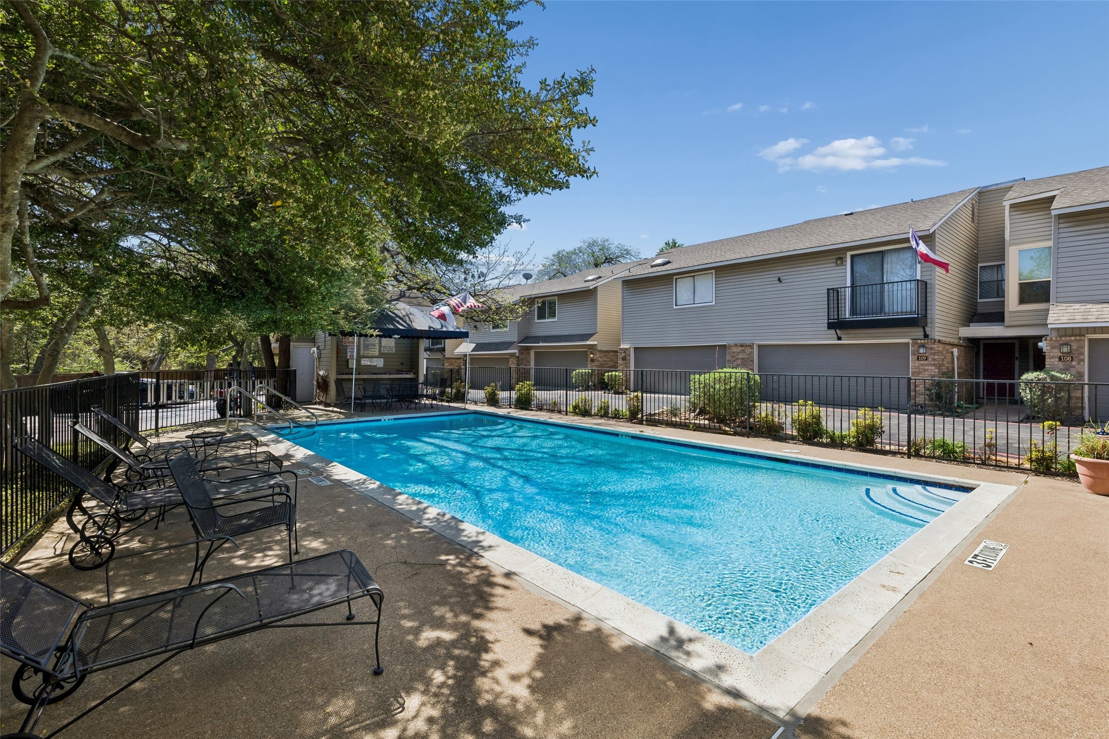 7450 Holly Hill Drive Dallas TX 75231