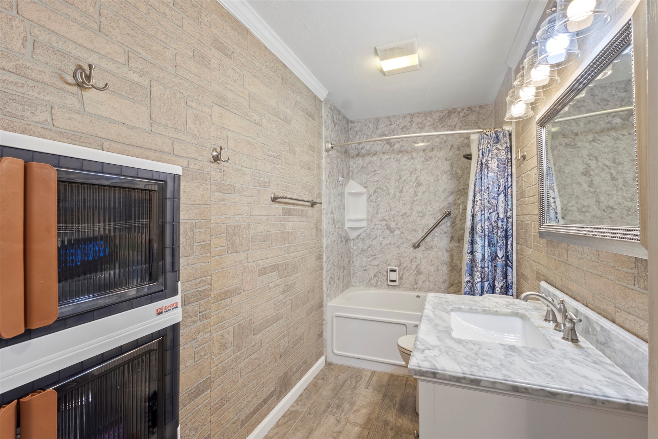 102 NE Murphy Road Burleson TX 76028