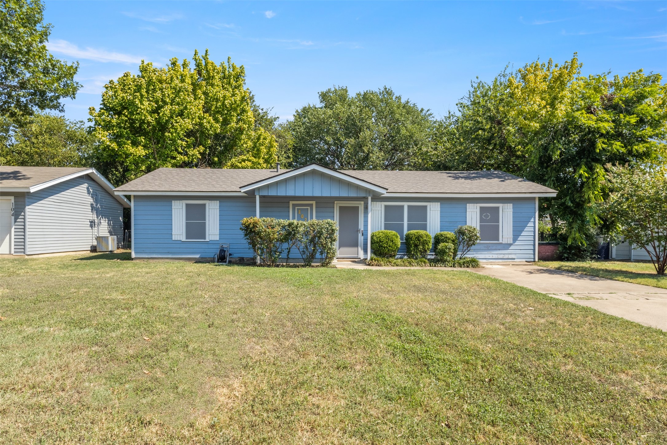 102 NE Murphy Road Burleson TX 76028
