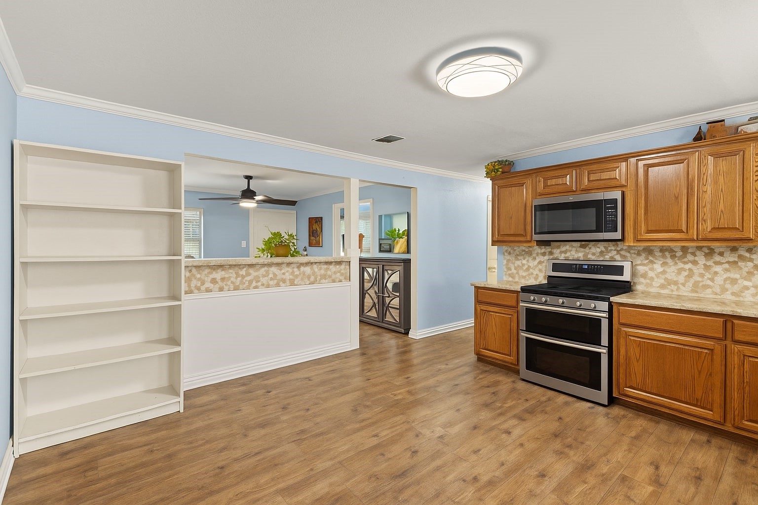 102 NE Murphy Road Burleson TX 76028