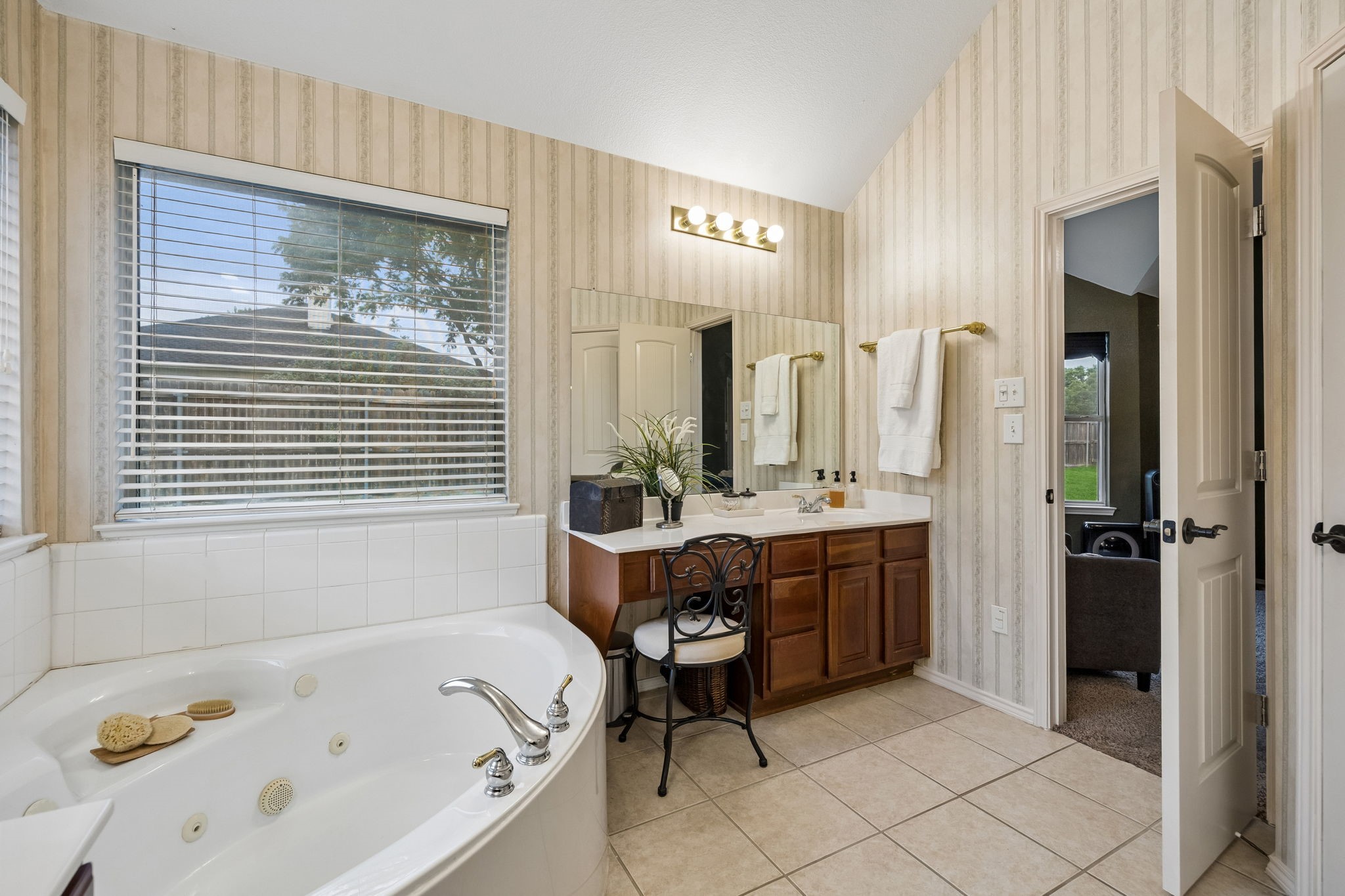8413 Island Court Fort Worth TX 76137
