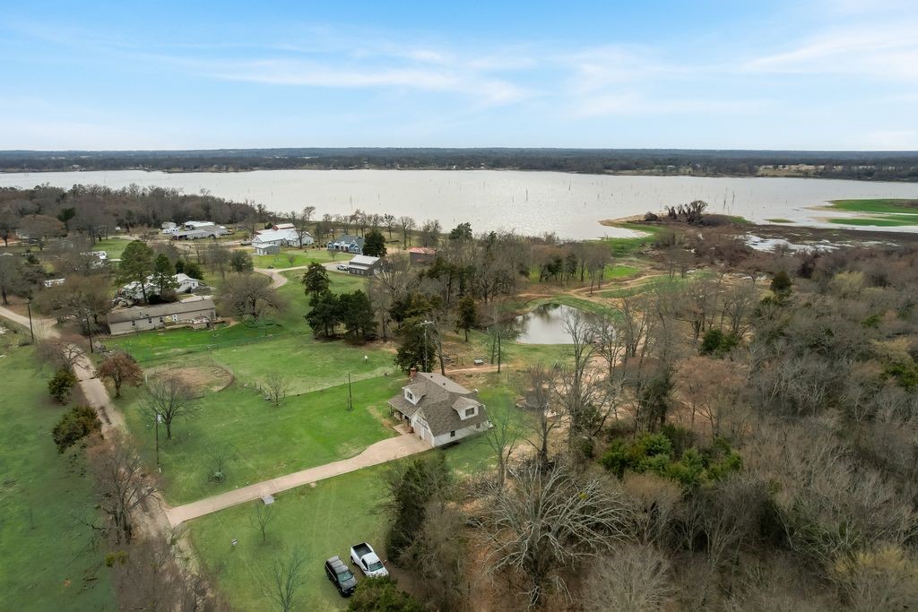 170 Rs County Road 3326 Emory TX 75440