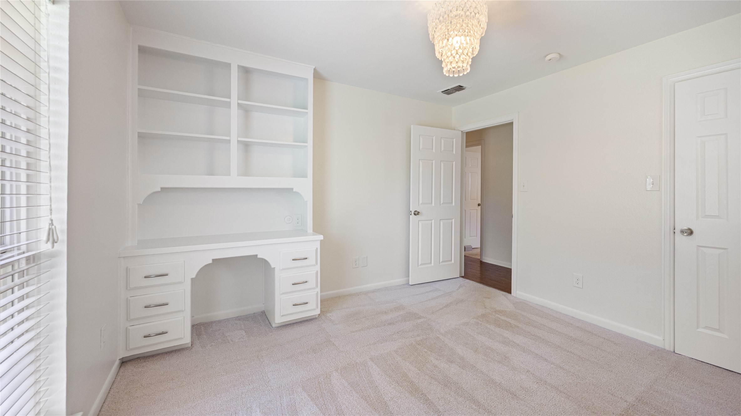 1924 Dakar Road E Fort Worth TX 76116