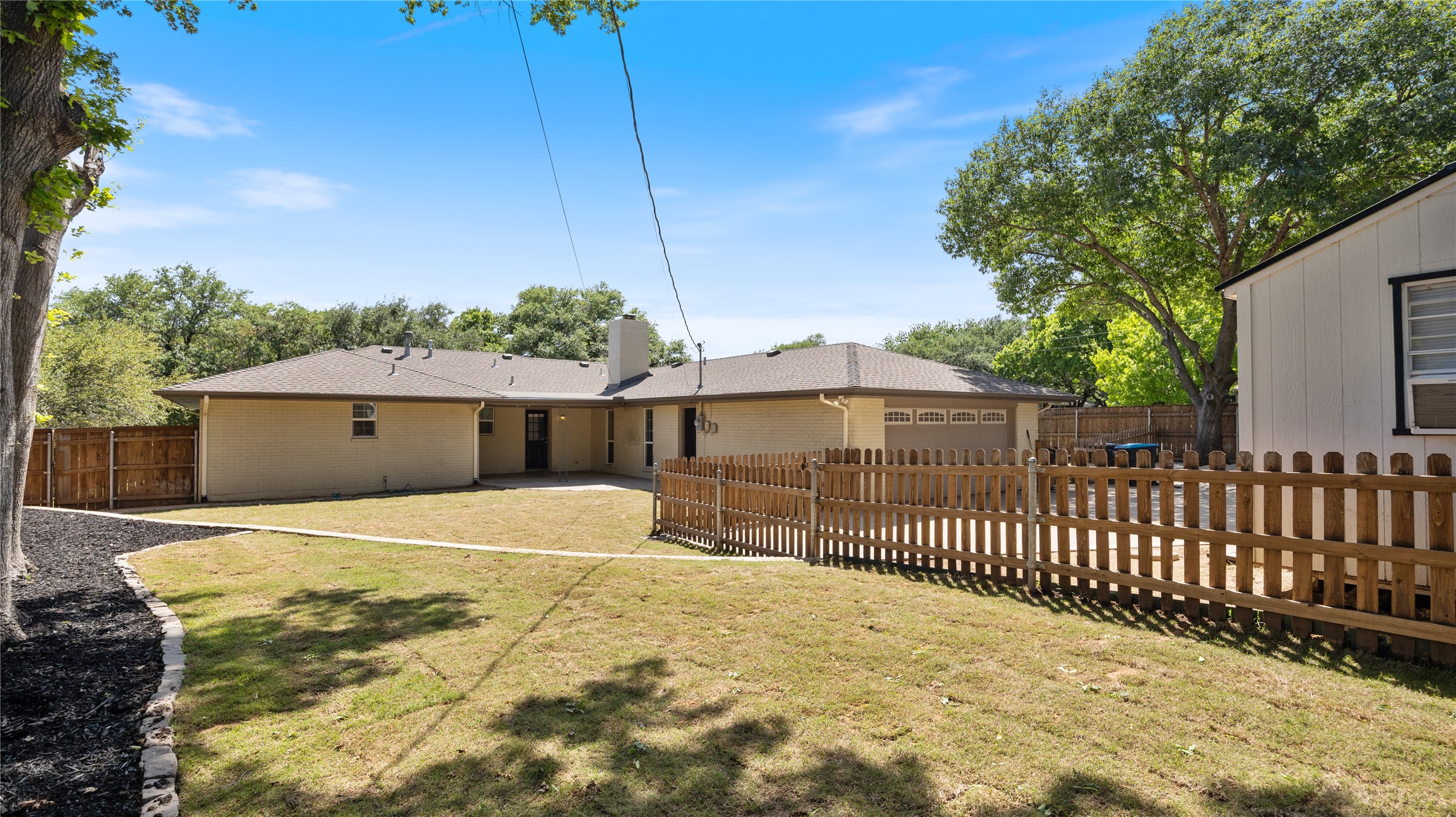 1924 Dakar Road E Fort Worth TX 76116