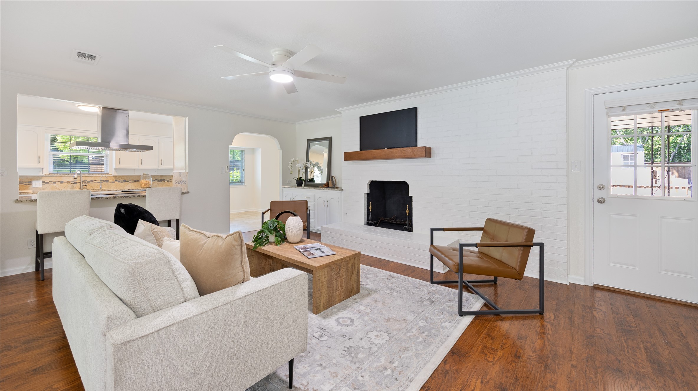 1924 Dakar Road E Fort Worth TX 76116