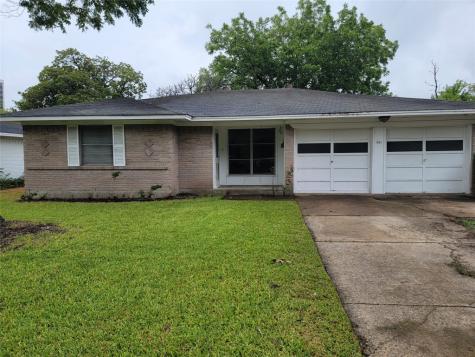 611 N Cottonwood Drive Richardson TX 75080