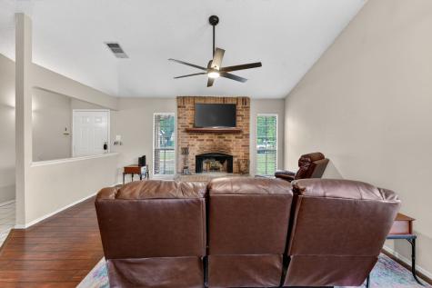 5209 Nocona Lane Arlington TX 76018