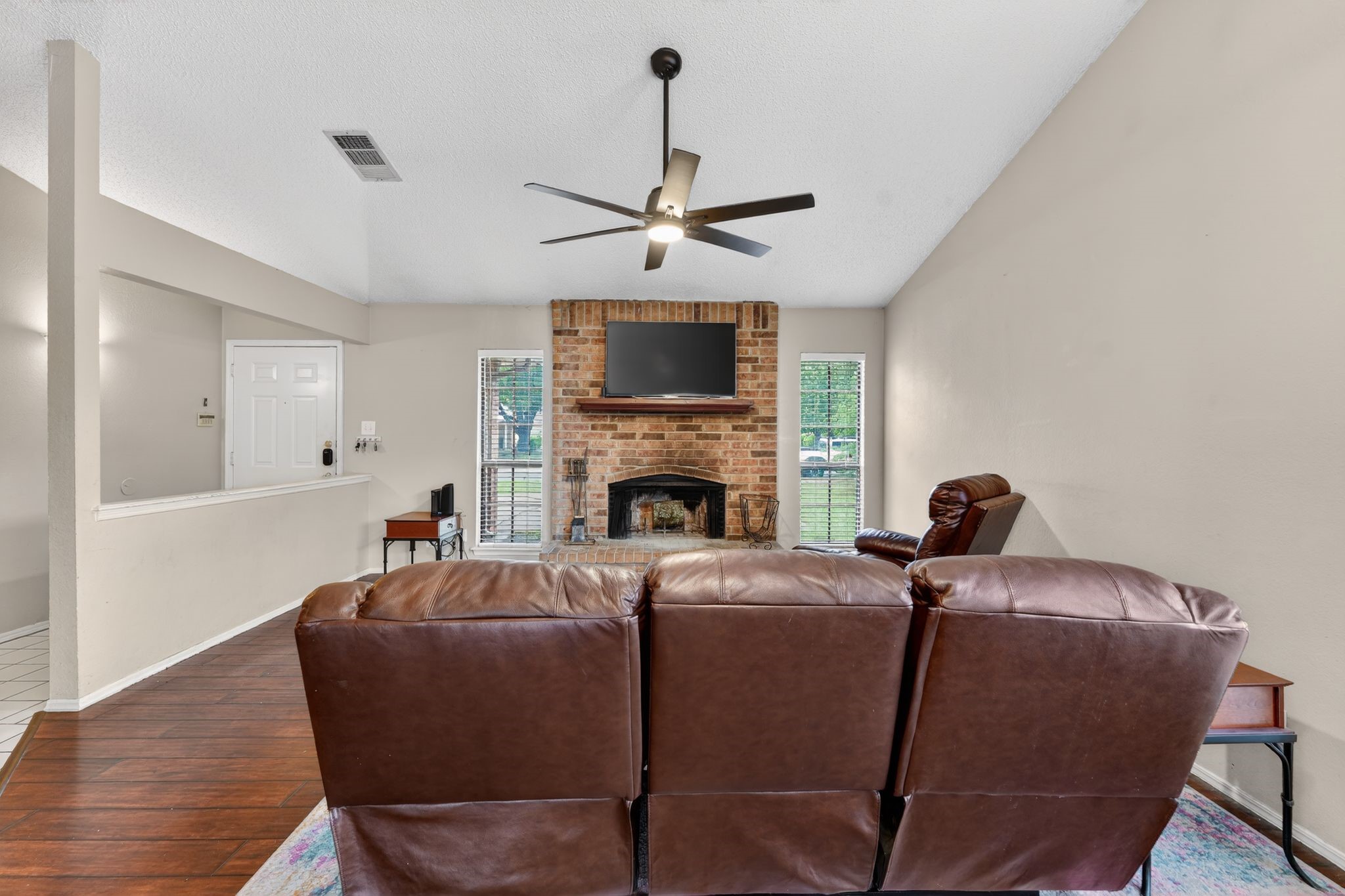 5209 Nocona Lane Arlington TX 76018