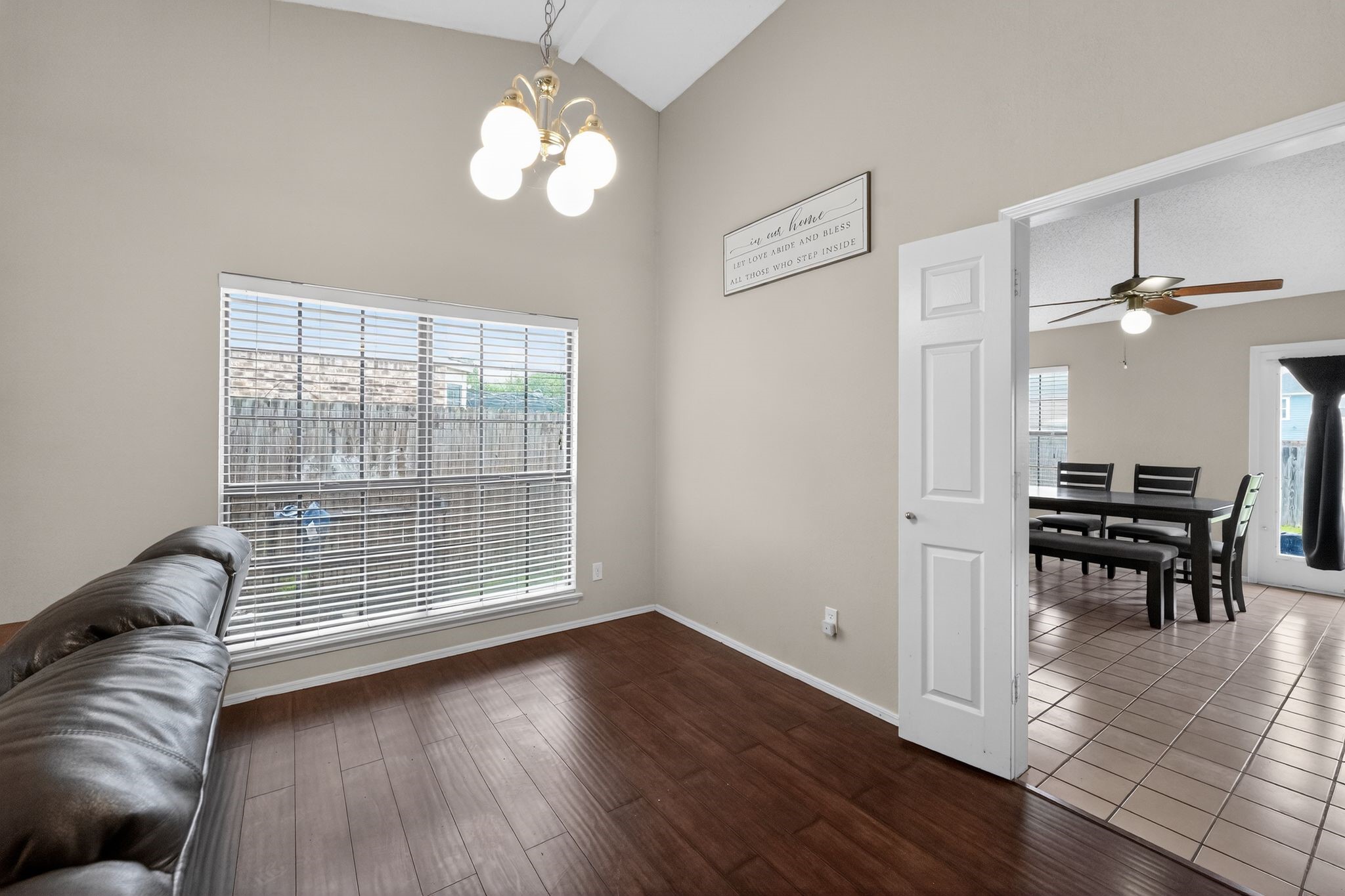 5209 Nocona Lane Arlington TX 76018
