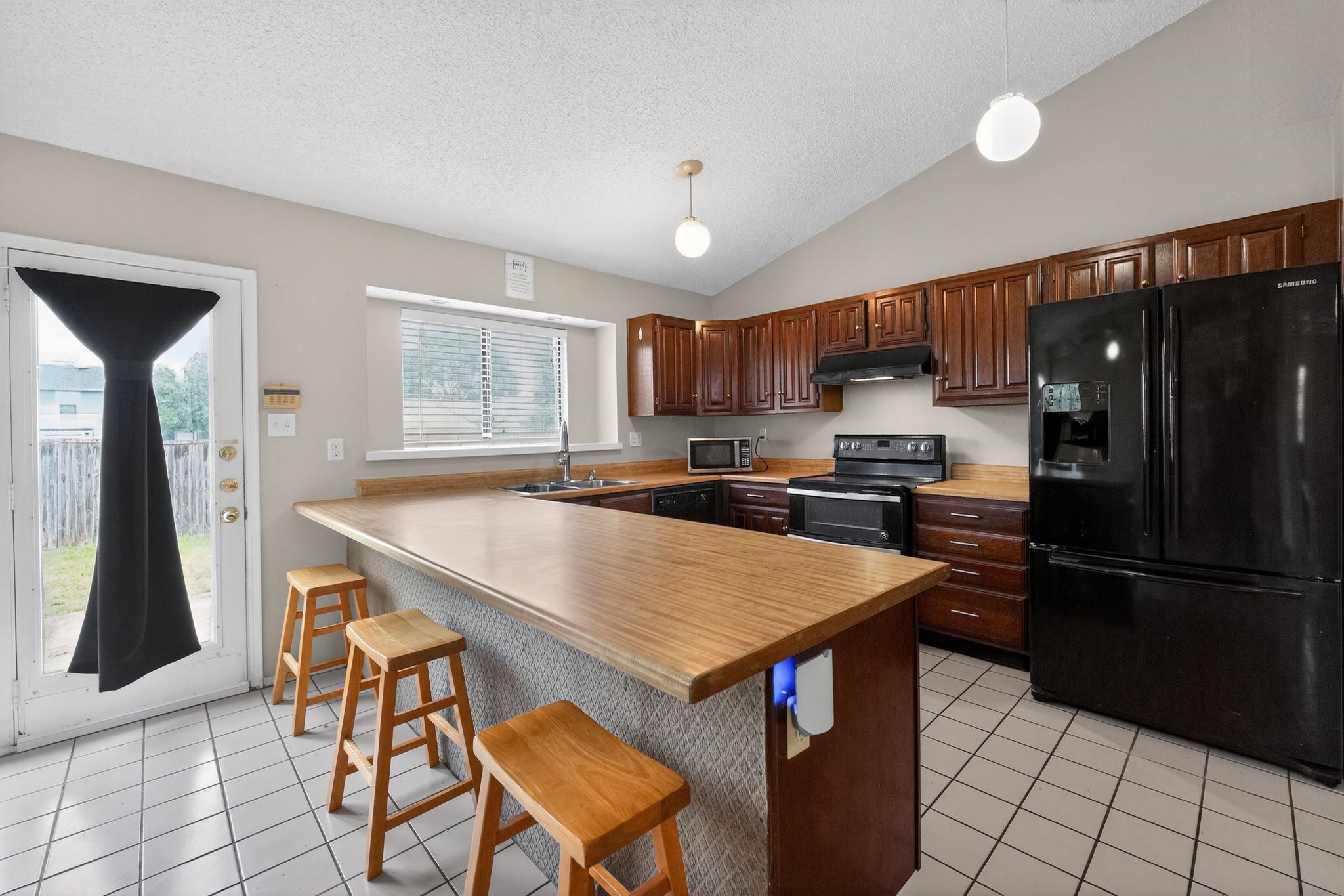 5209 Nocona Lane Arlington TX 76018