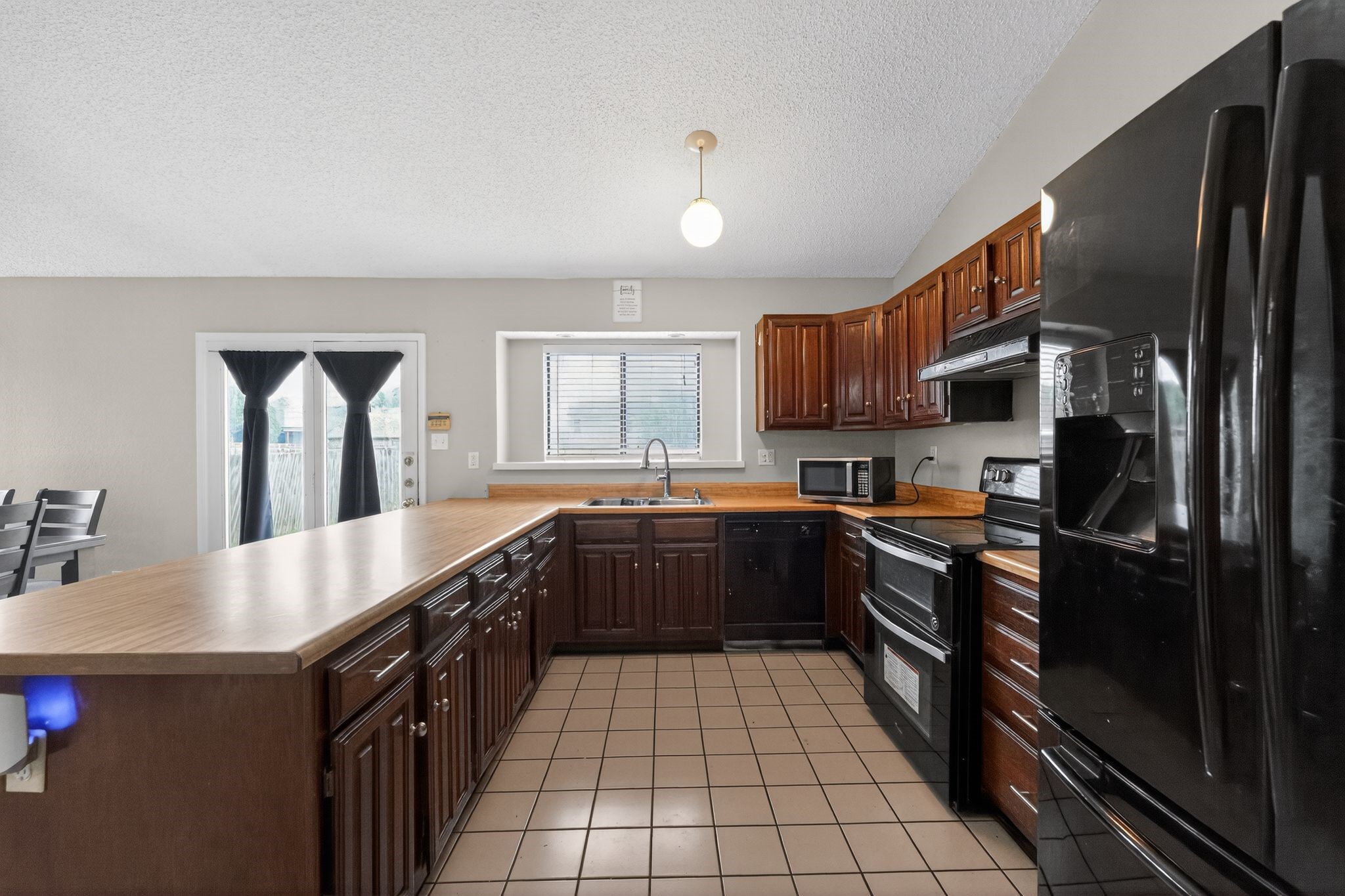 5209 Nocona Lane Arlington TX 76018