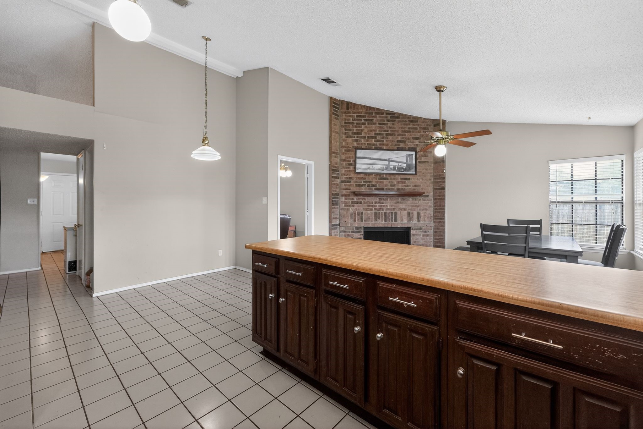 5209 Nocona Lane Arlington TX 76018