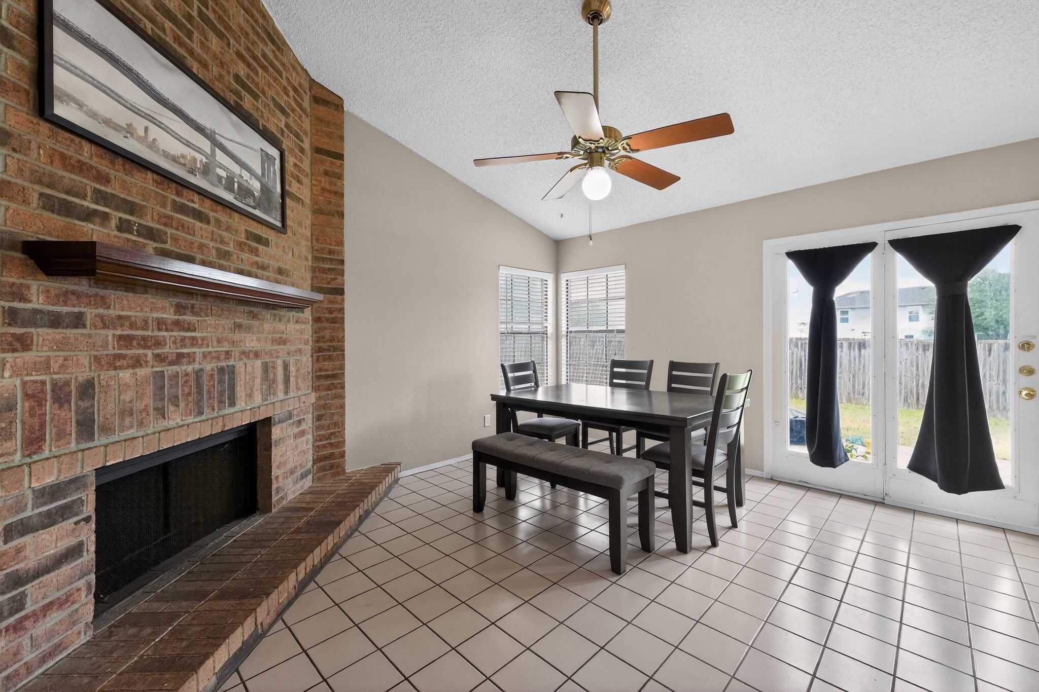 5209 Nocona Lane Arlington TX 76018