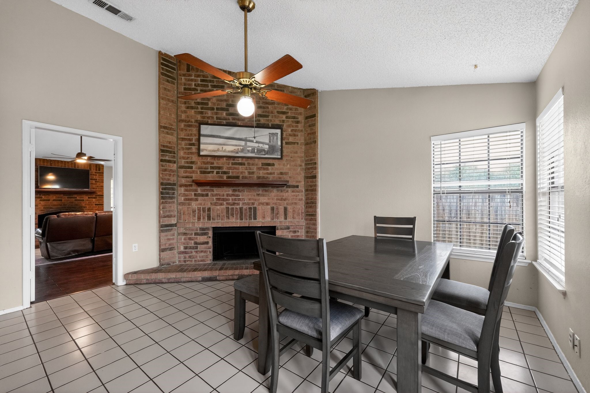 5209 Nocona Lane Arlington TX 76018