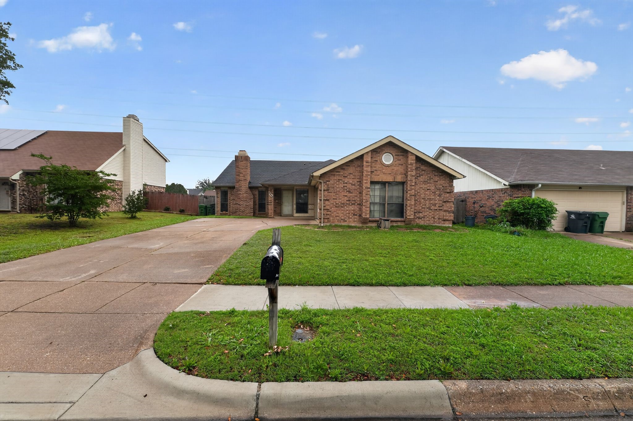5209 Nocona Lane Arlington TX 76018
