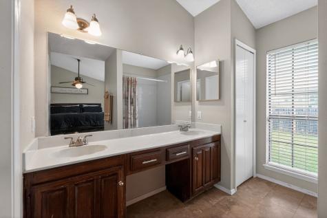 5209 Nocona Lane Arlington TX 76018
