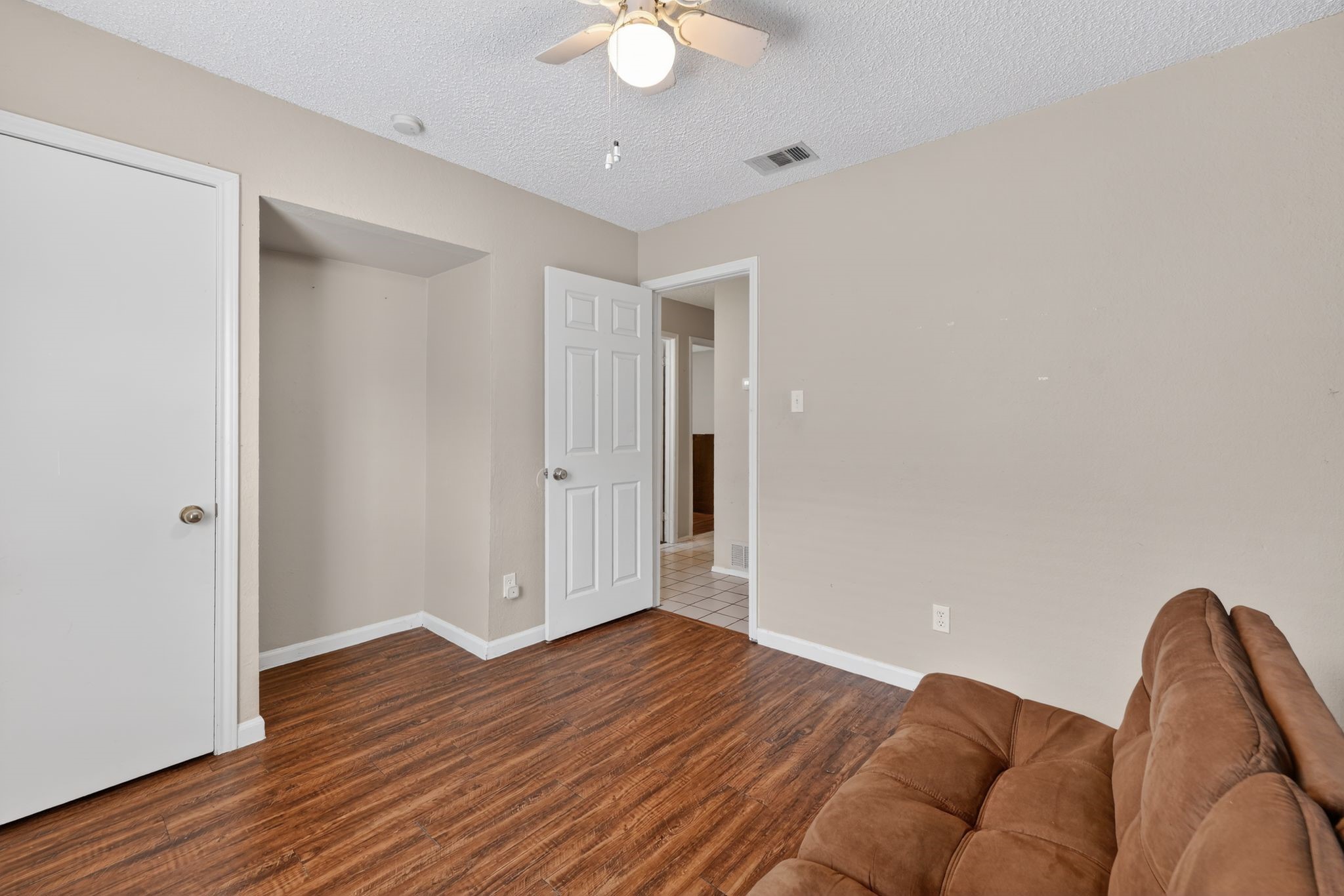 5209 Nocona Lane Arlington TX 76018