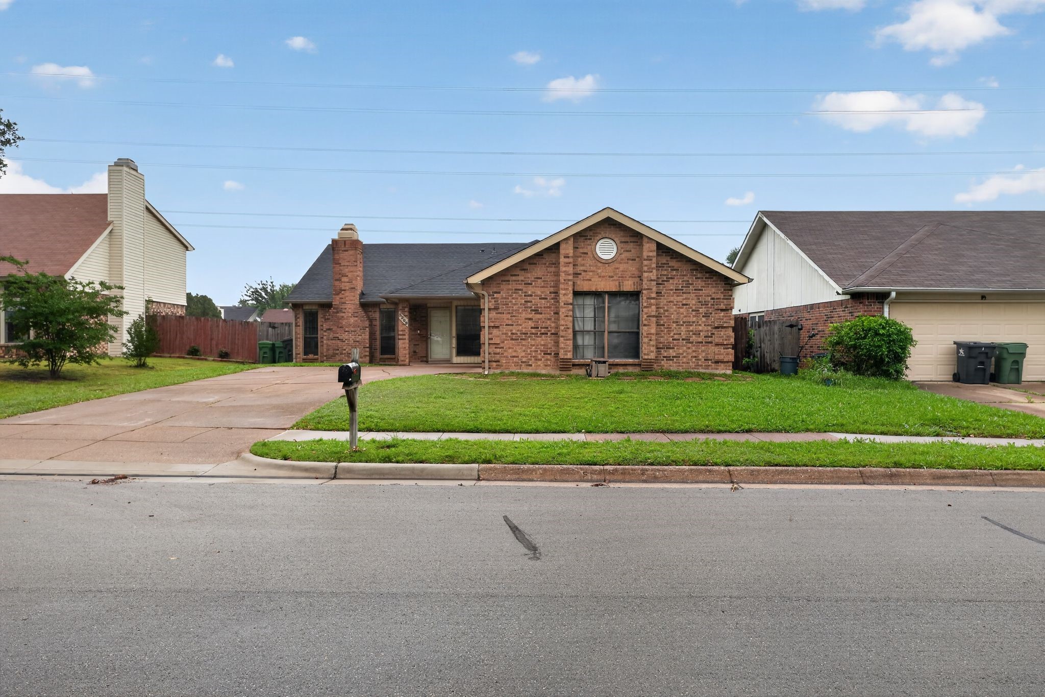 5209 Nocona Lane Arlington TX 76018