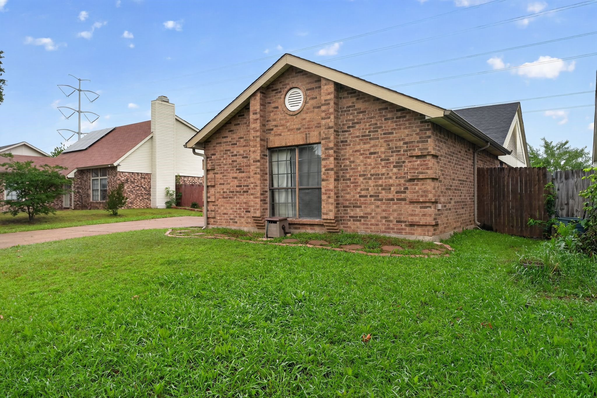 5209 Nocona Lane Arlington TX 76018