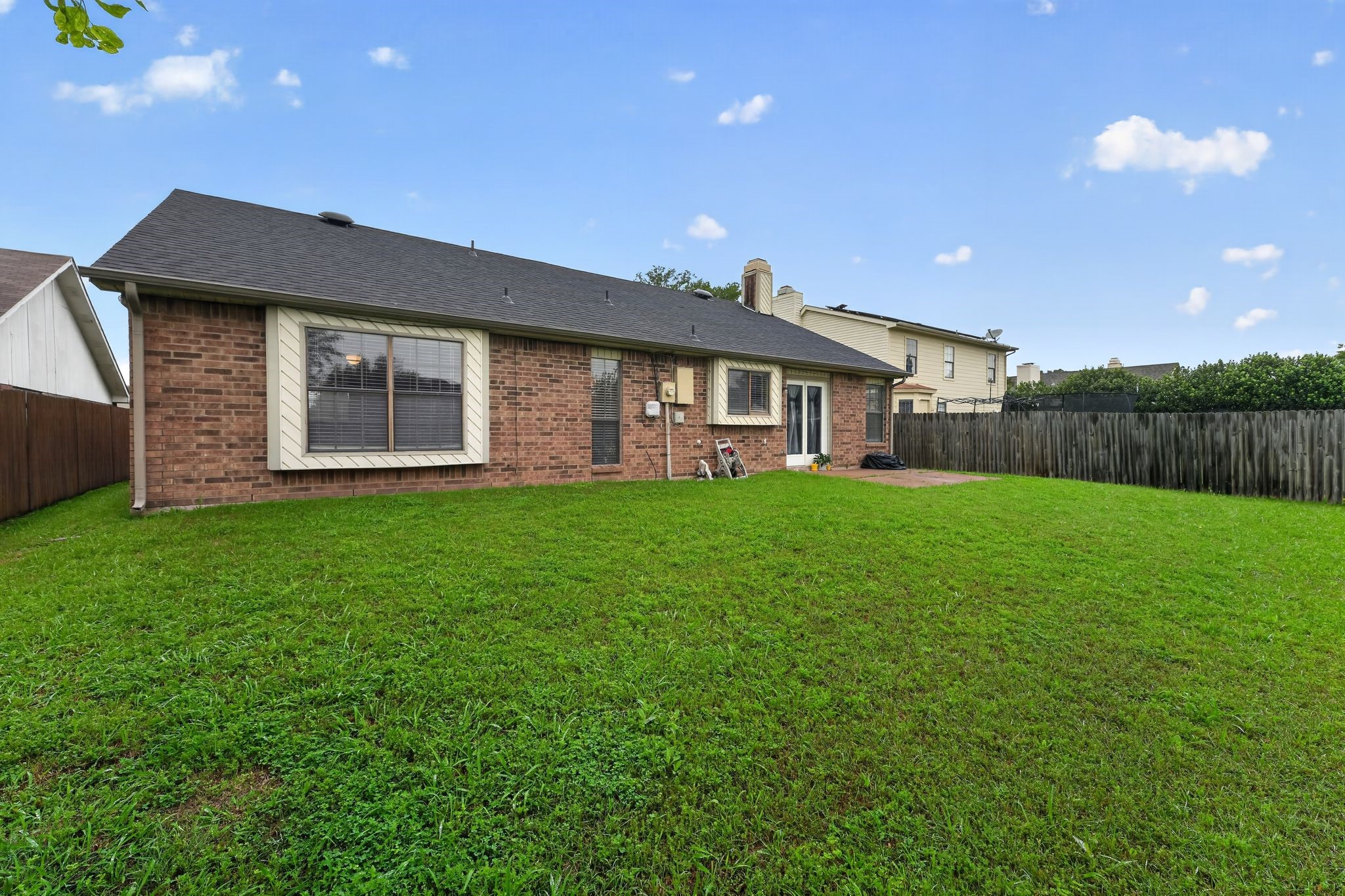 5209 Nocona Lane Arlington TX 76018