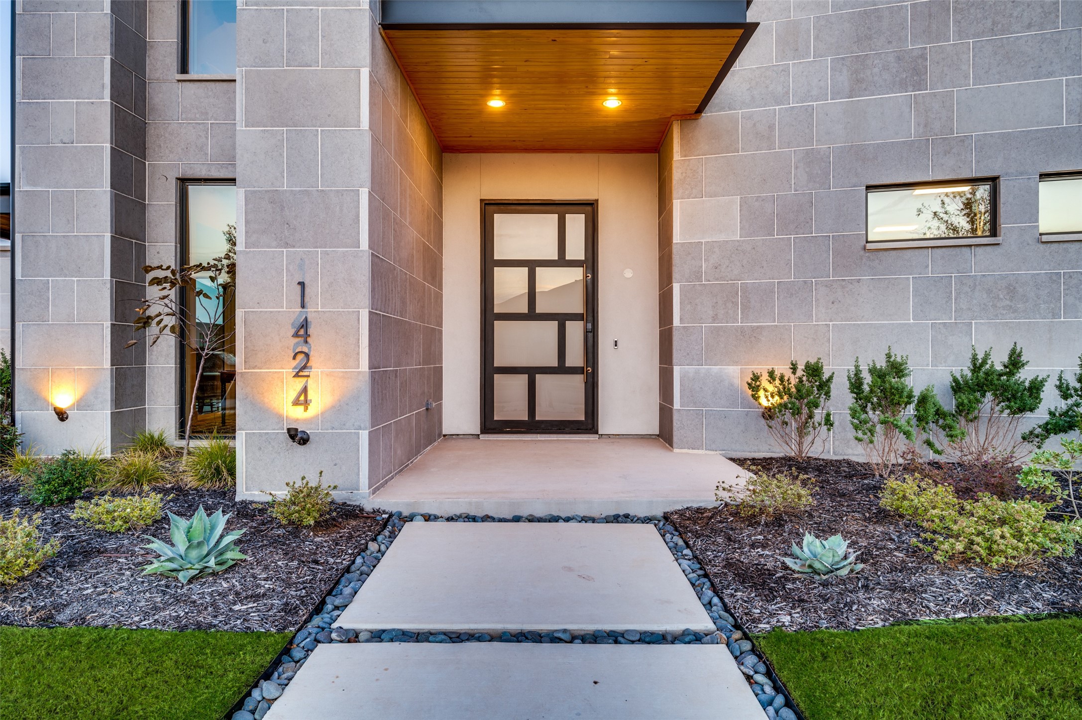 1424 Isle Cove Drive Arlington TX 76005