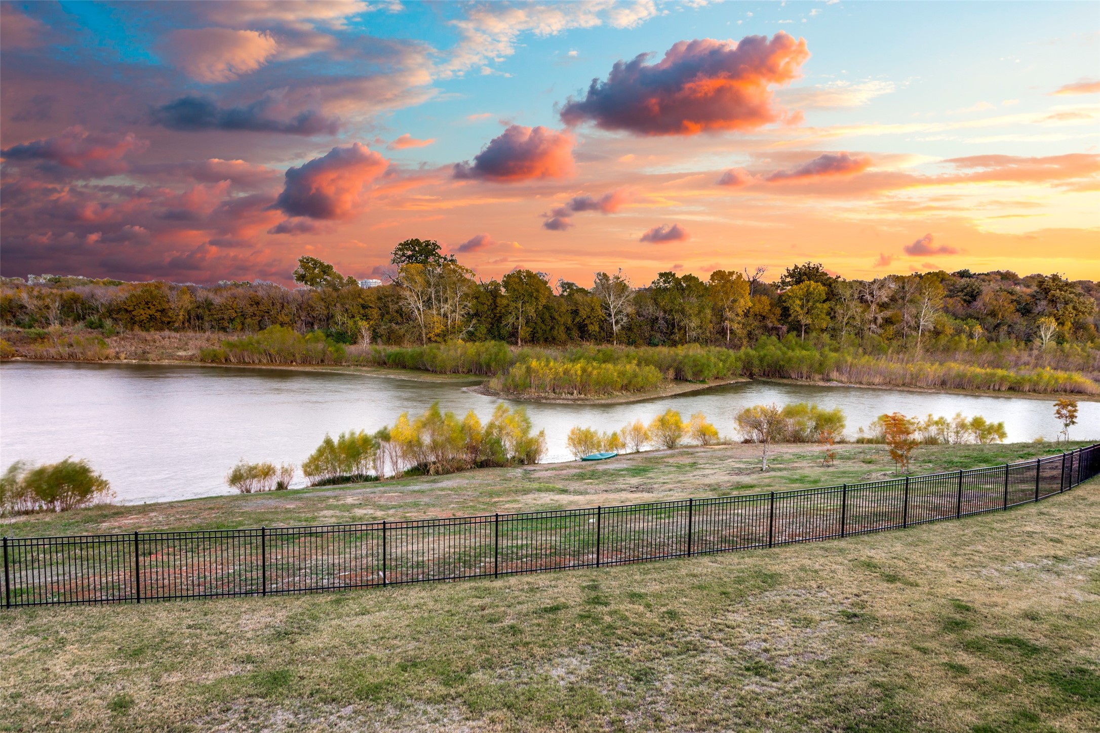 1424 Isle Cove Drive Arlington TX 76005