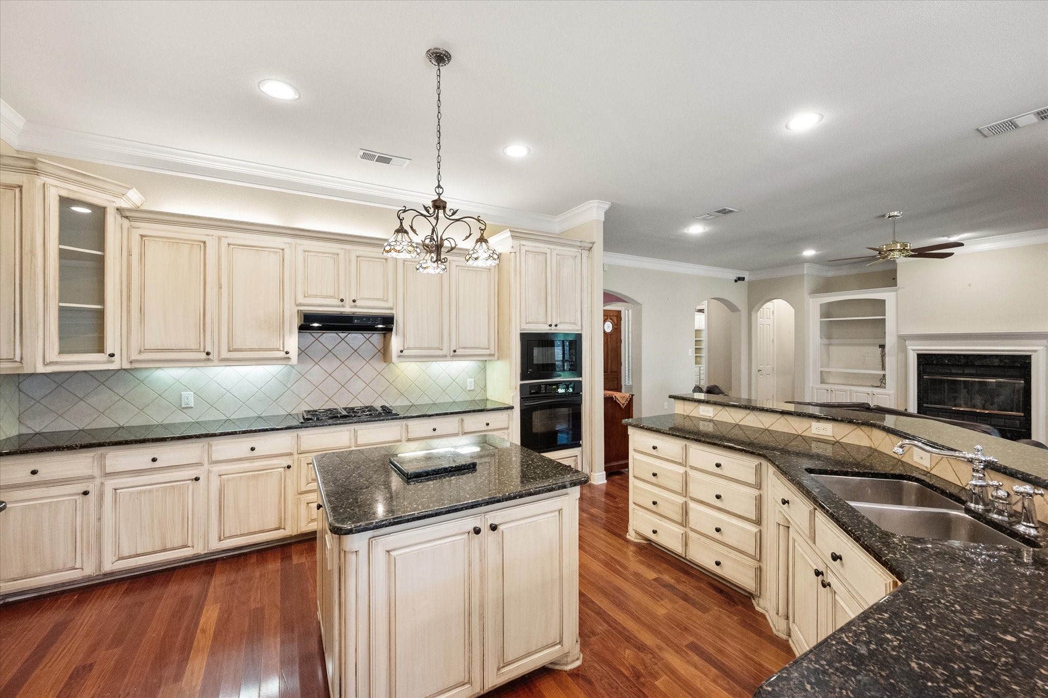 6100 Forest River Drive Fort Worth TX 76112