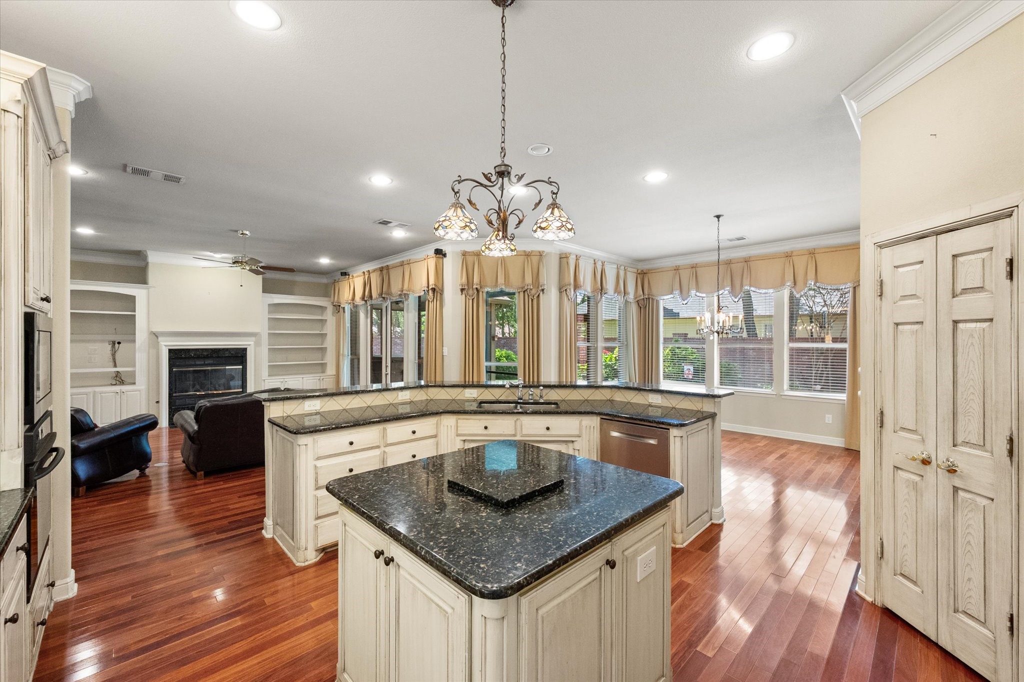 6100 Forest River Drive Fort Worth TX 76112