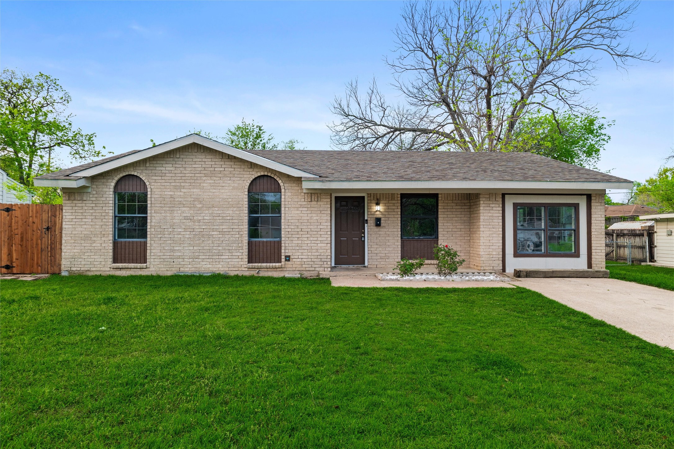 2605 Laurel Street Grand Prairie TX 75050