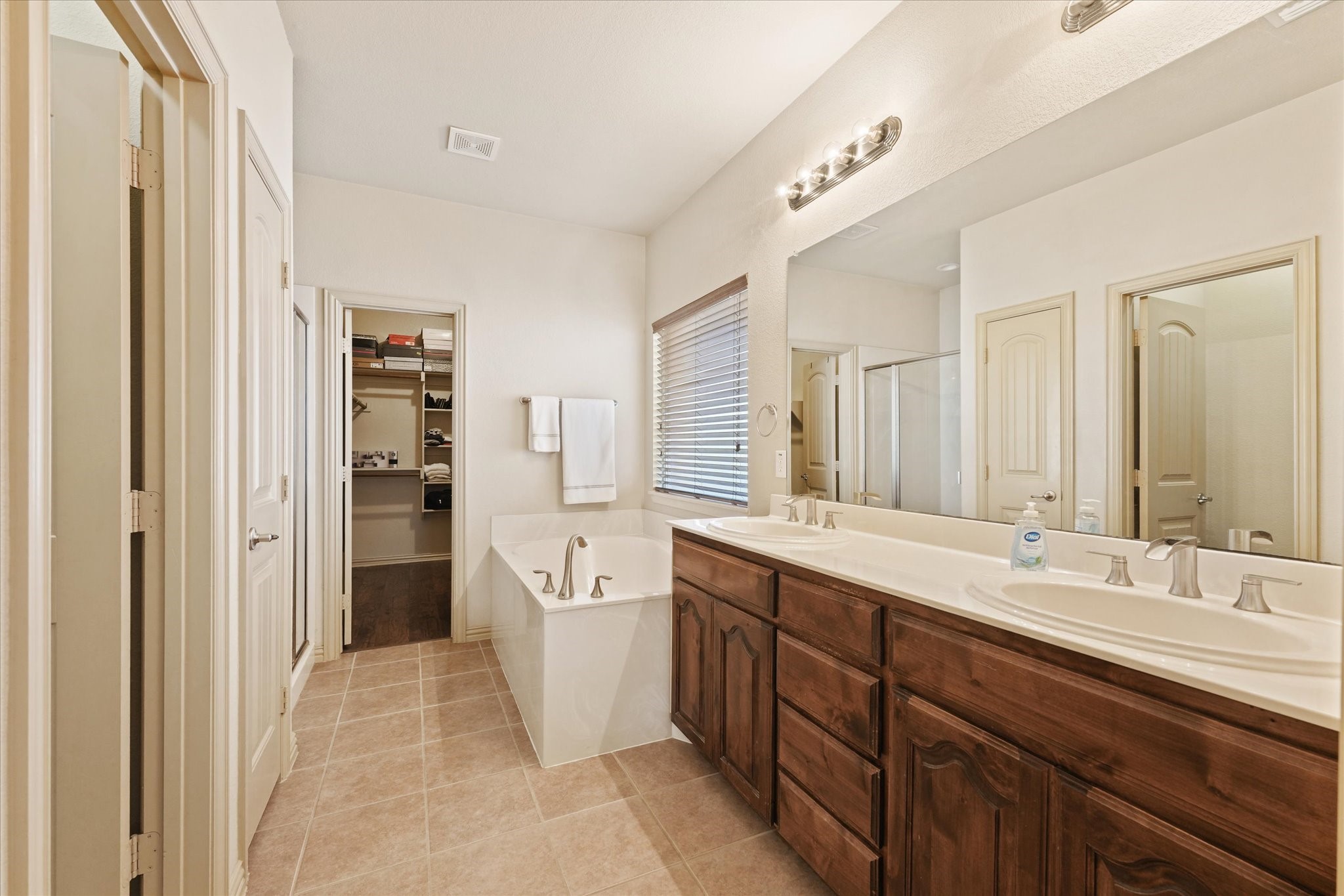320 Gotland Drive Grand Prairie TX 75052