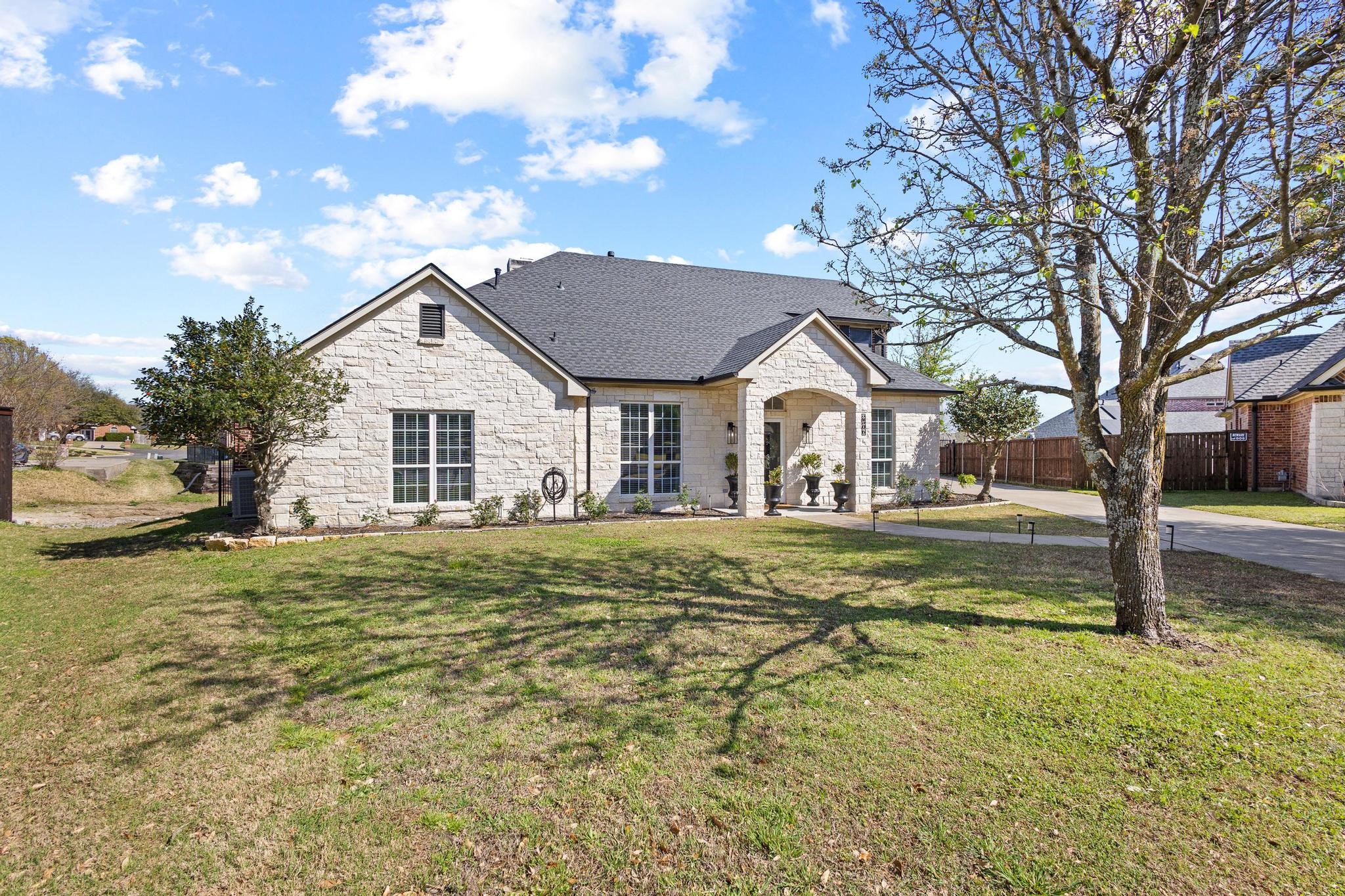 2306 Chandler Court Sherman TX 75092