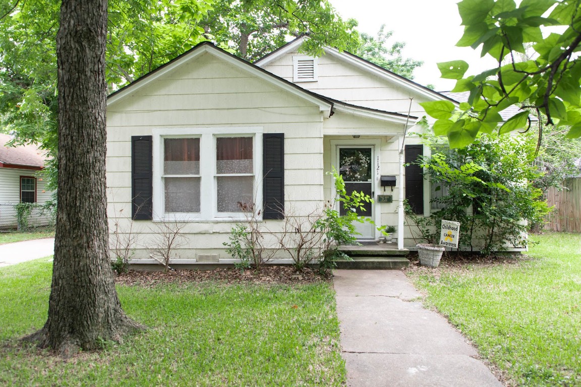 1121 Hudgins Avenue Fort Worth TX 76111