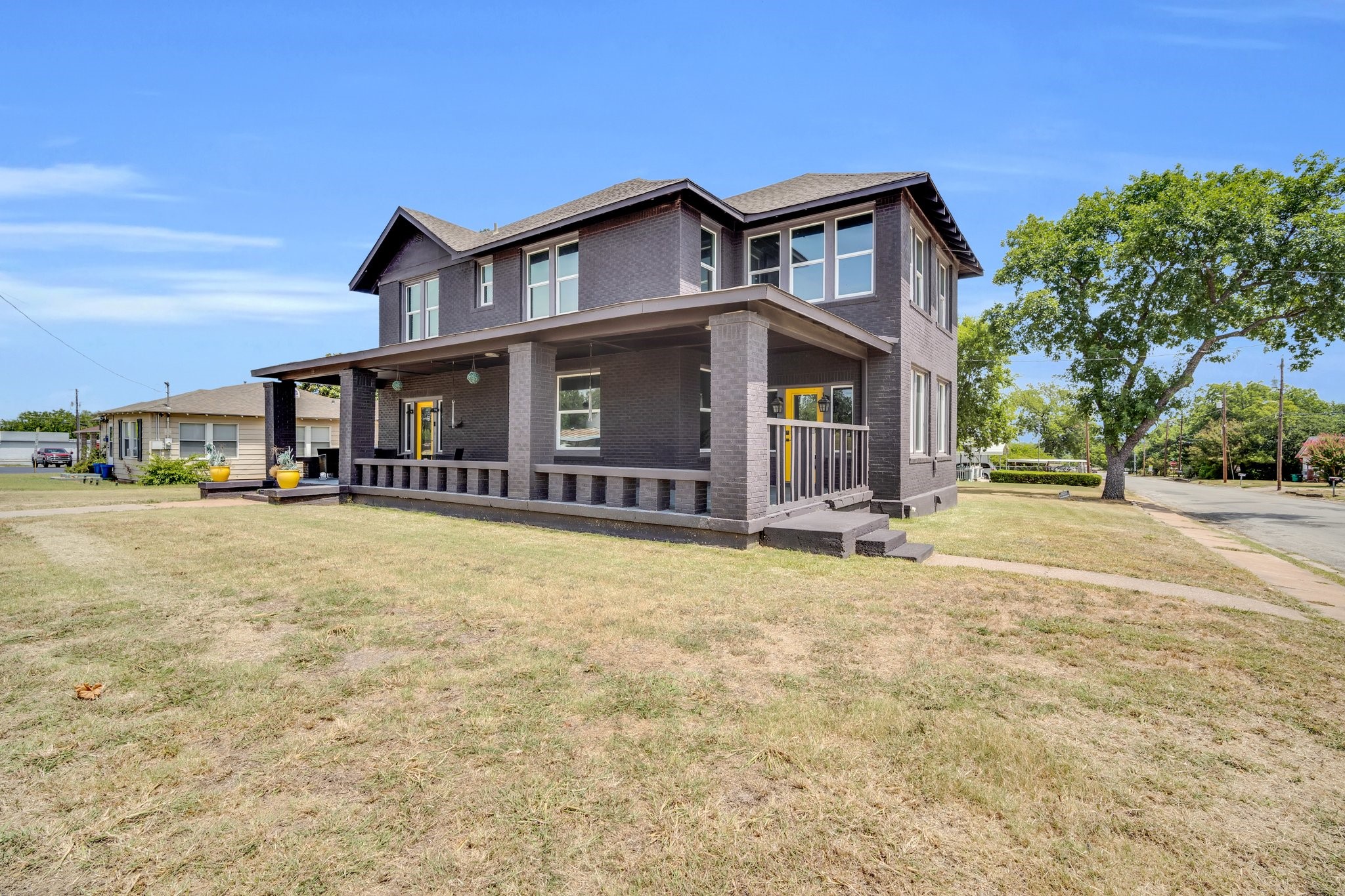 805 E Wise Street Bowie TX 76230