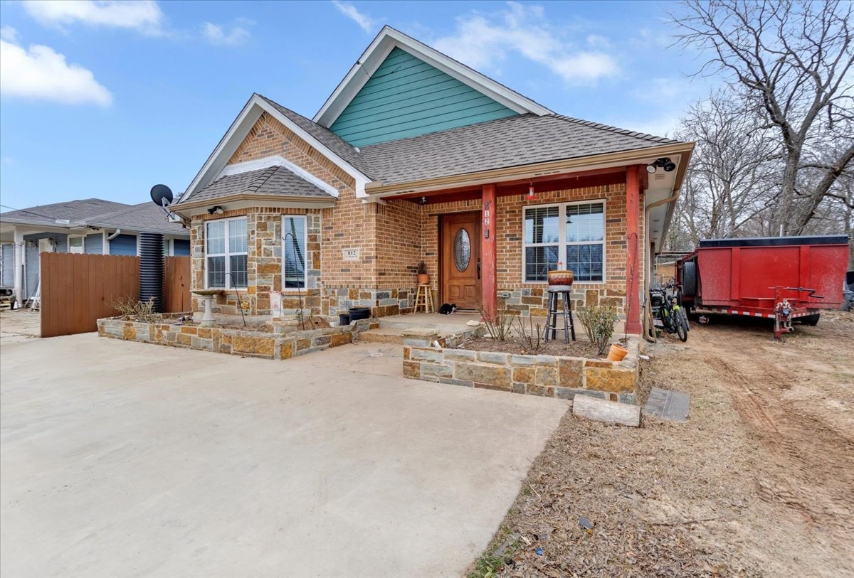 812 E Mcgee Street Sherman TX 75090