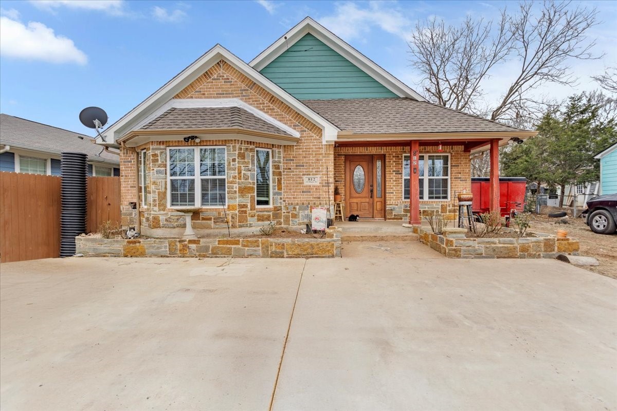 812 E Mcgee Street Sherman TX 75090