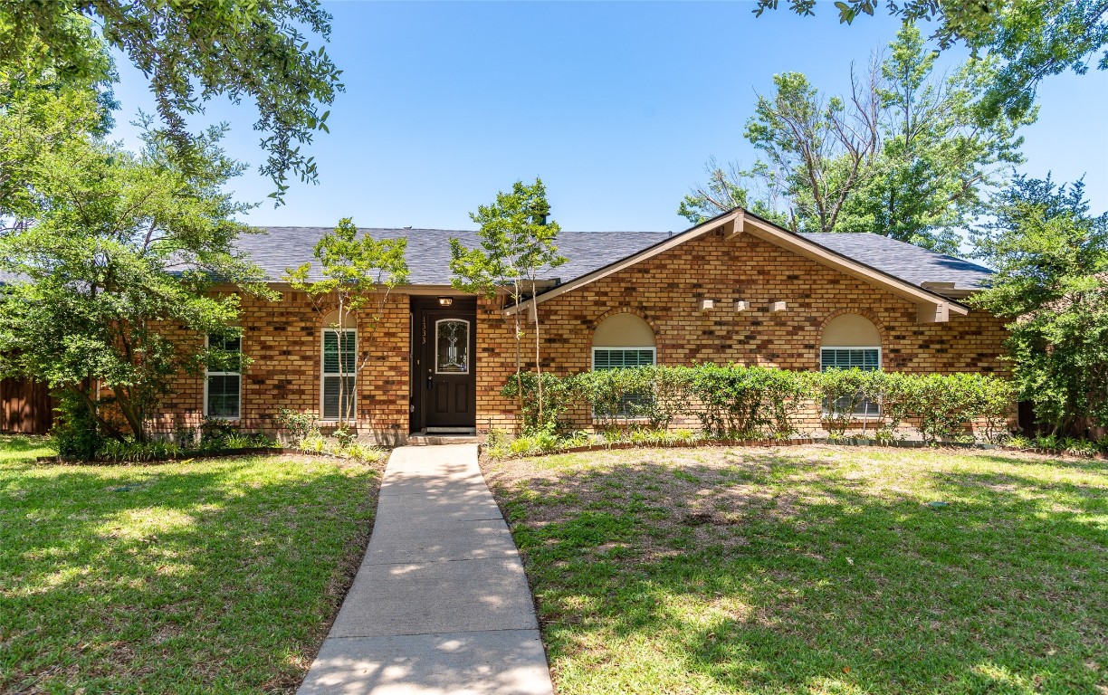 1333 Meandering Way Garland TX 75040
