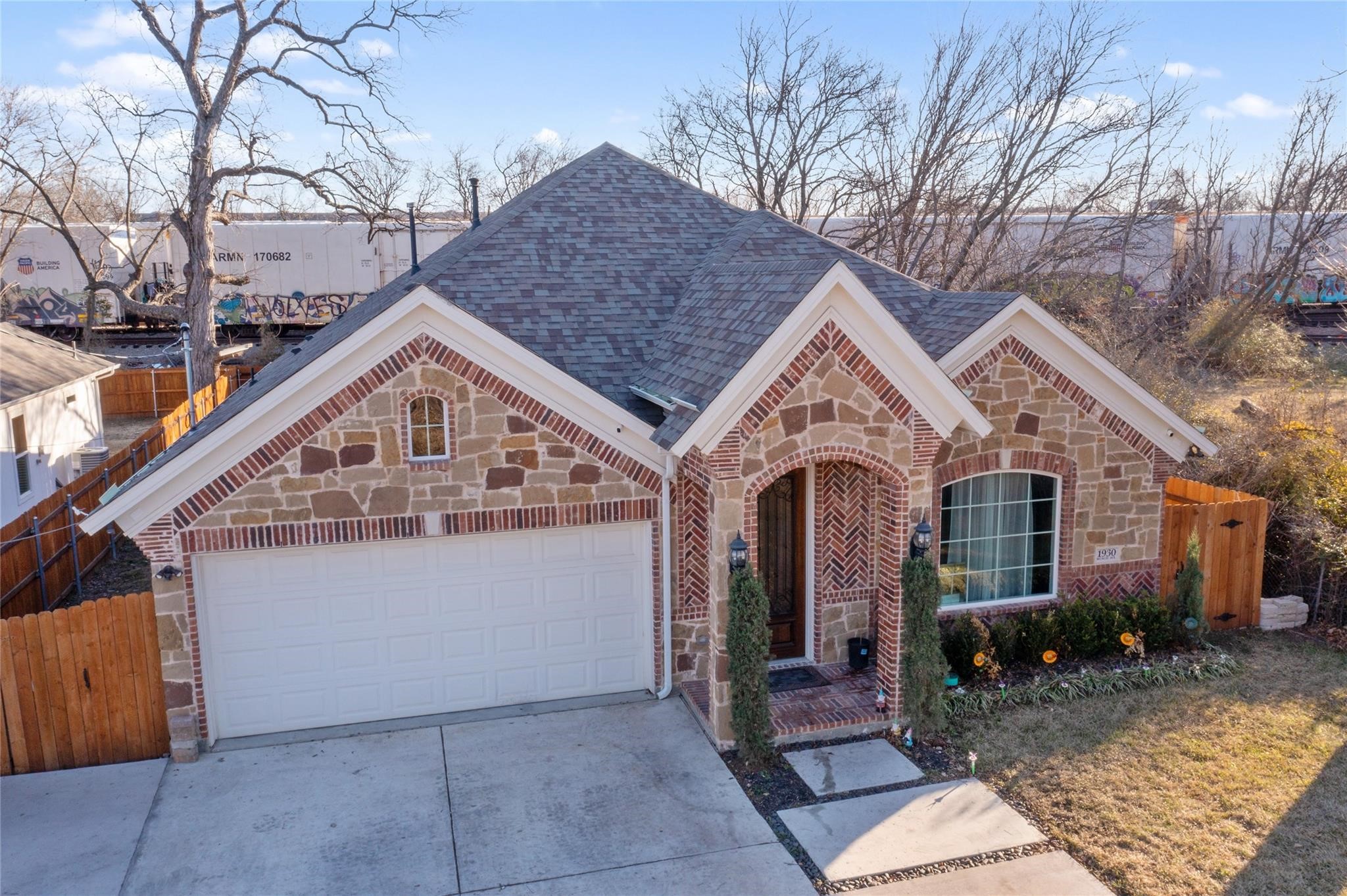 1930 Muncie Avenue Dallas TX 75212