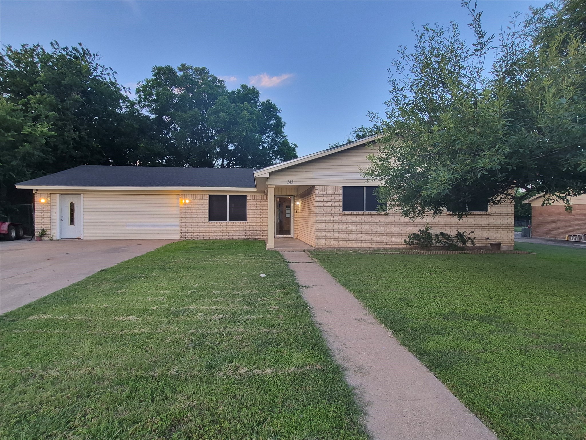 243 Weldon Drive Woodway TX 76712