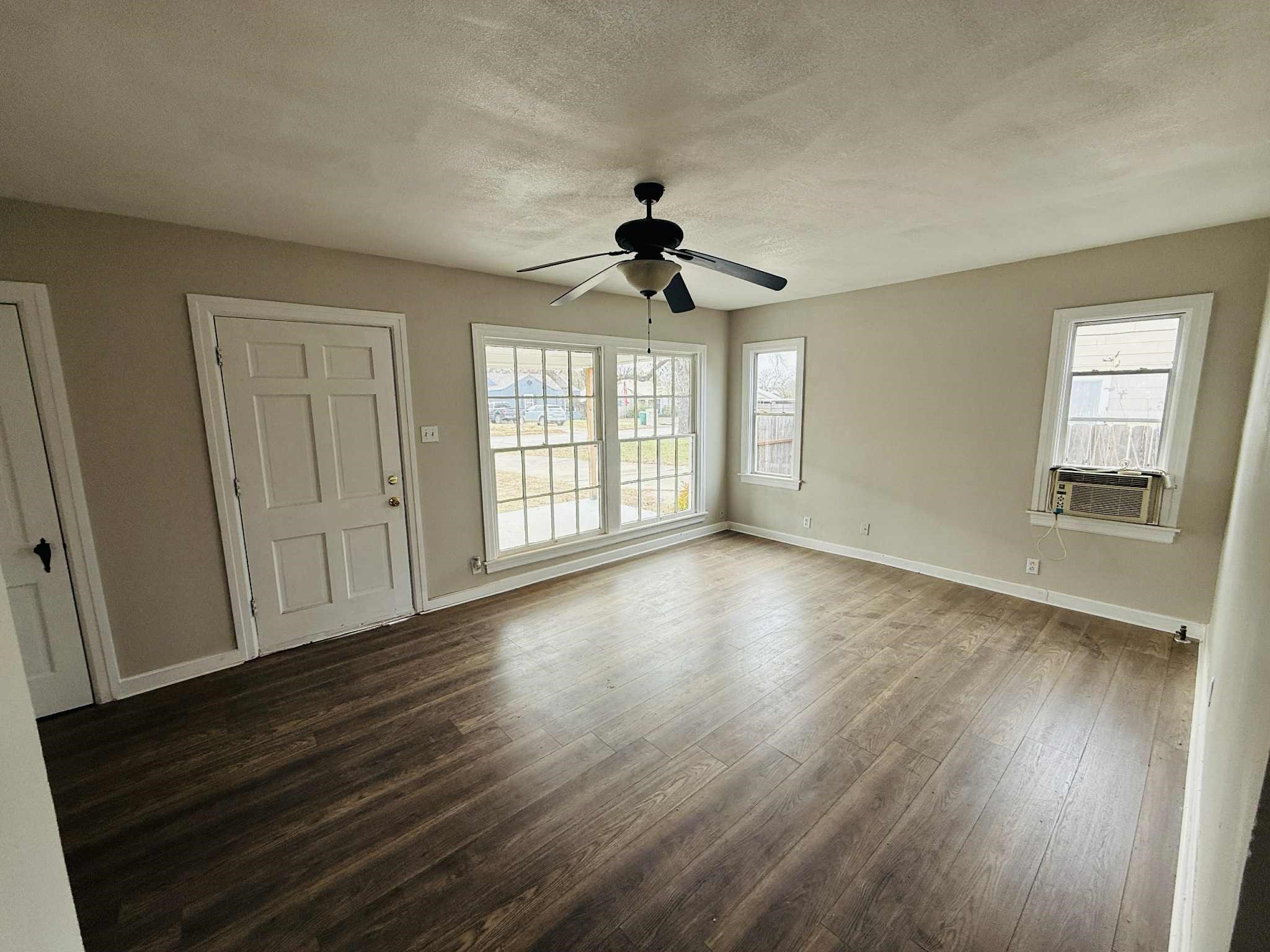 209 Hollywood Street Coleman TX 76834