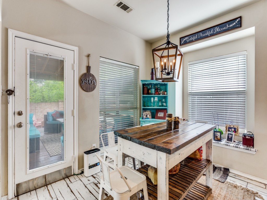 6811 Shore Breeze Court Arlington TX 76016