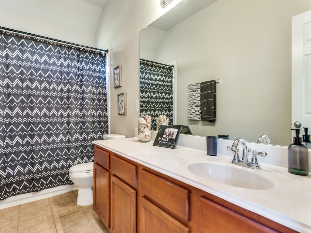6811 Shore Breeze Court Arlington TX 76016