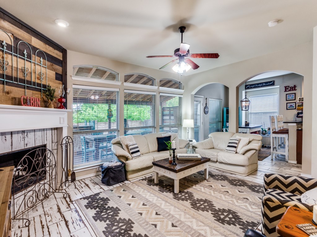 6811 Shore Breeze Court Arlington TX 76016