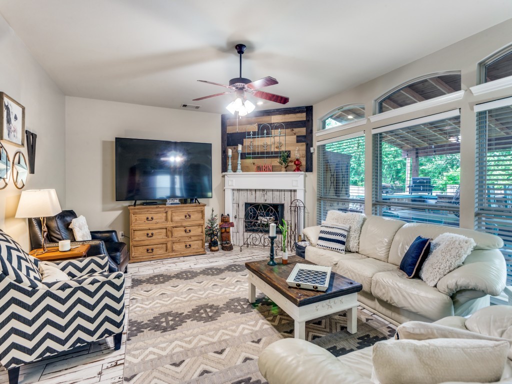 6811 Shore Breeze Court Arlington TX 76016
