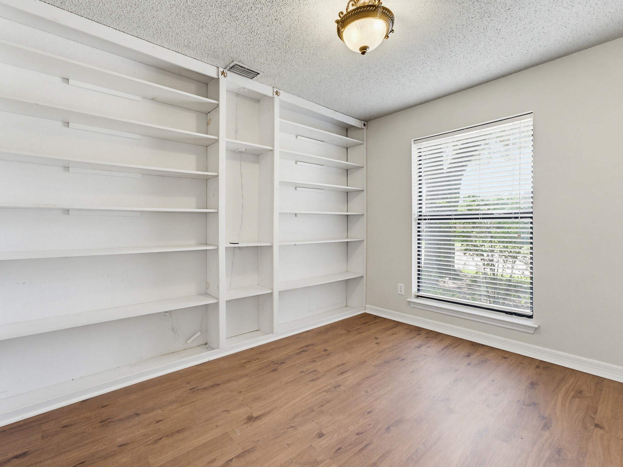 2325 Lancecrest Drive Garland TX 75044