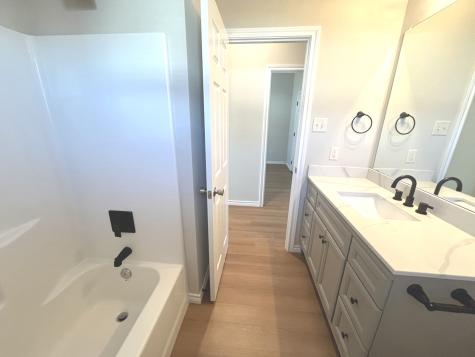 316 W James Street Mabank TX 75147