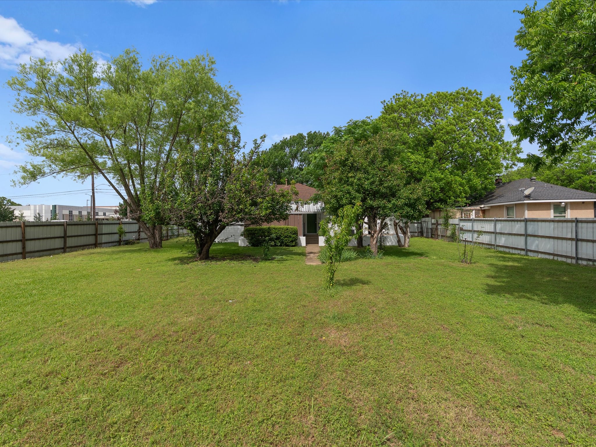 1338 Pleasant Drive Dallas TX 75217
