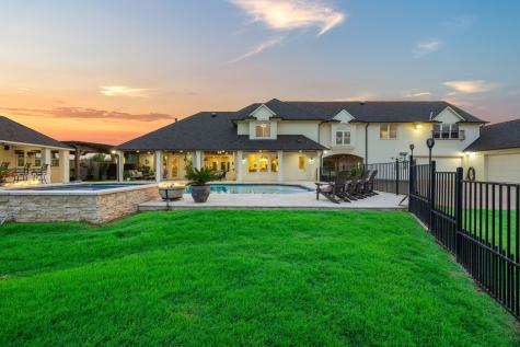 1300 E Scandinavian Court Granbury TX 76048