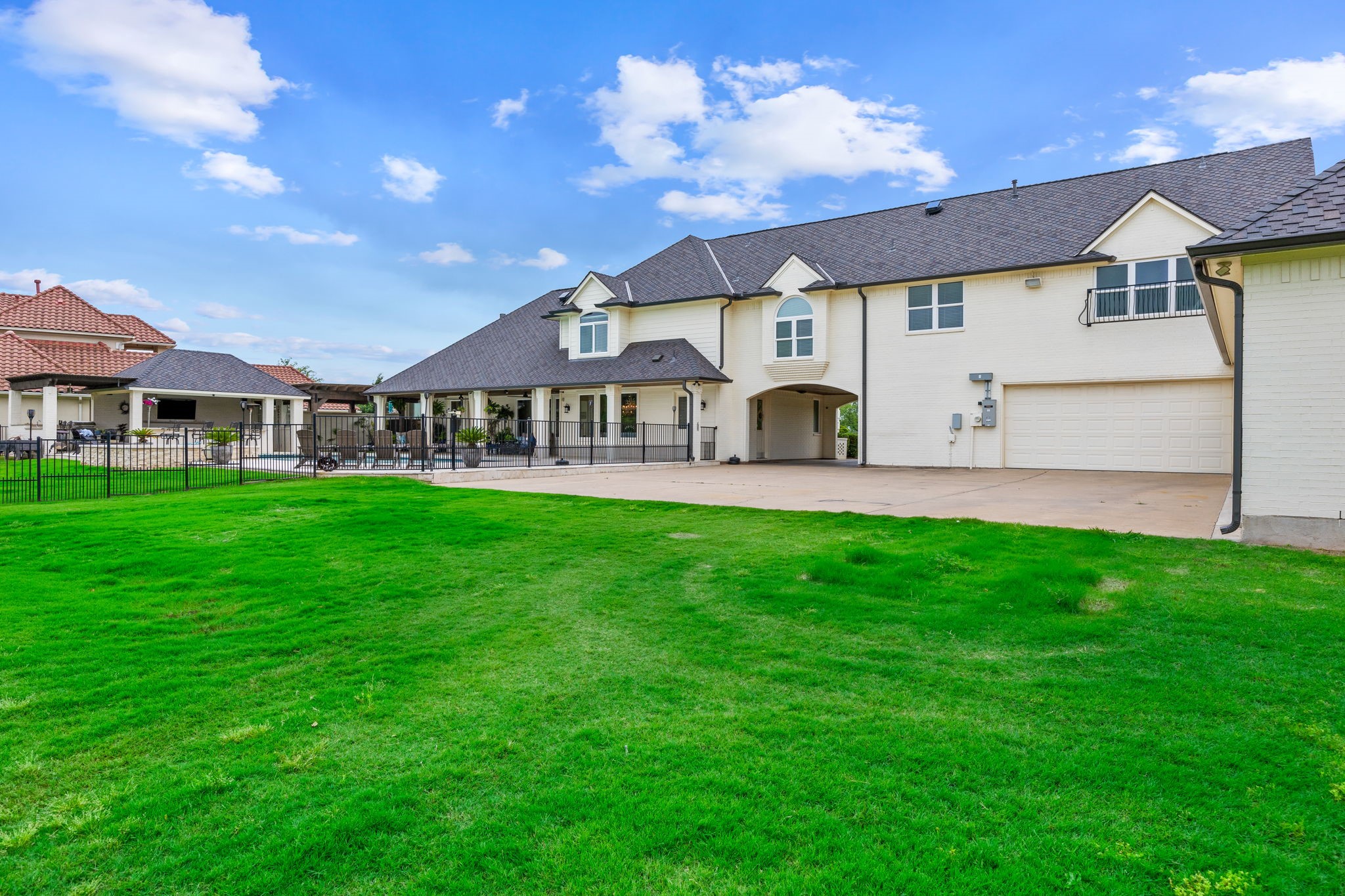 1300 E Scandinavian Court Granbury TX 76048