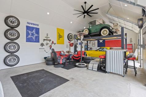 1300 E Scandinavian Court Granbury TX 76048