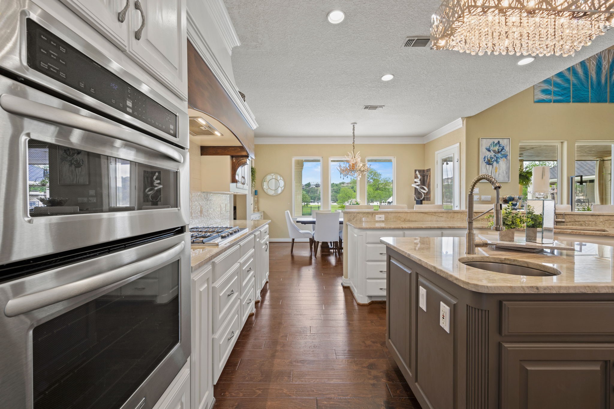 1300 E Scandinavian Court Granbury TX 76048